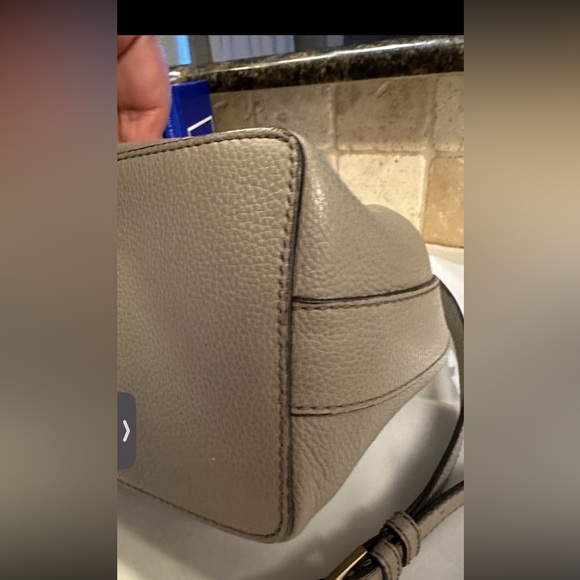 Furla pebbled leather,EUC drawstring closure,gold hardware,strap&dustbag Inc - Picture 3 of 9